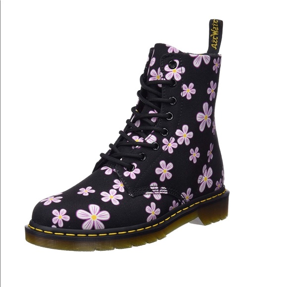 Neueste Dr Martens Page Meadow Canvas Stiefel Damen Im Neueste Dr Martens Page Meadow Canvas Stiefel Damen Im